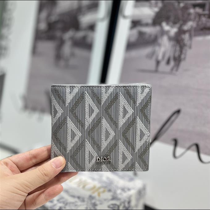 2025228Y 180P182140454